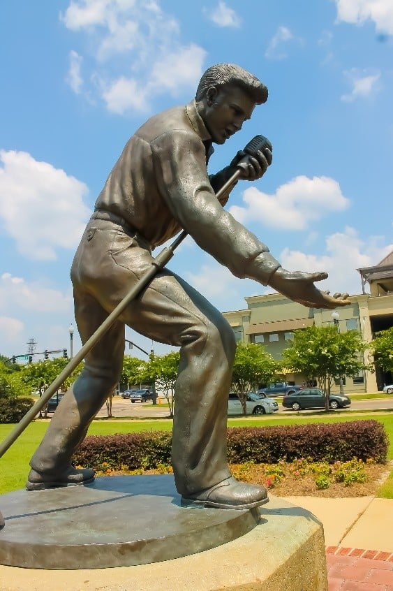 Elvis statue at Fairpark.